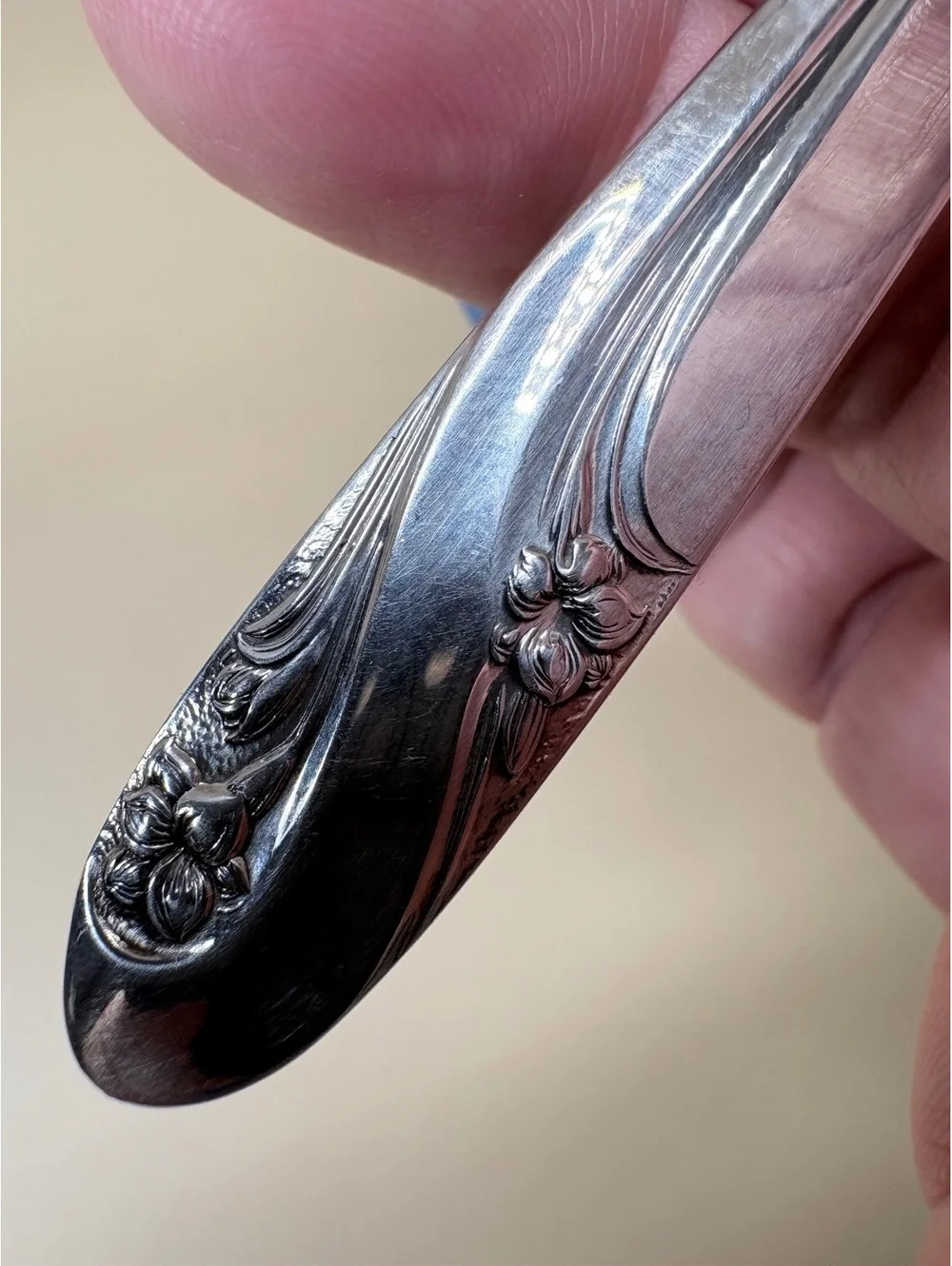 Holmes & Edwards Deep Silver Floral Master Butter Knife 6.5”